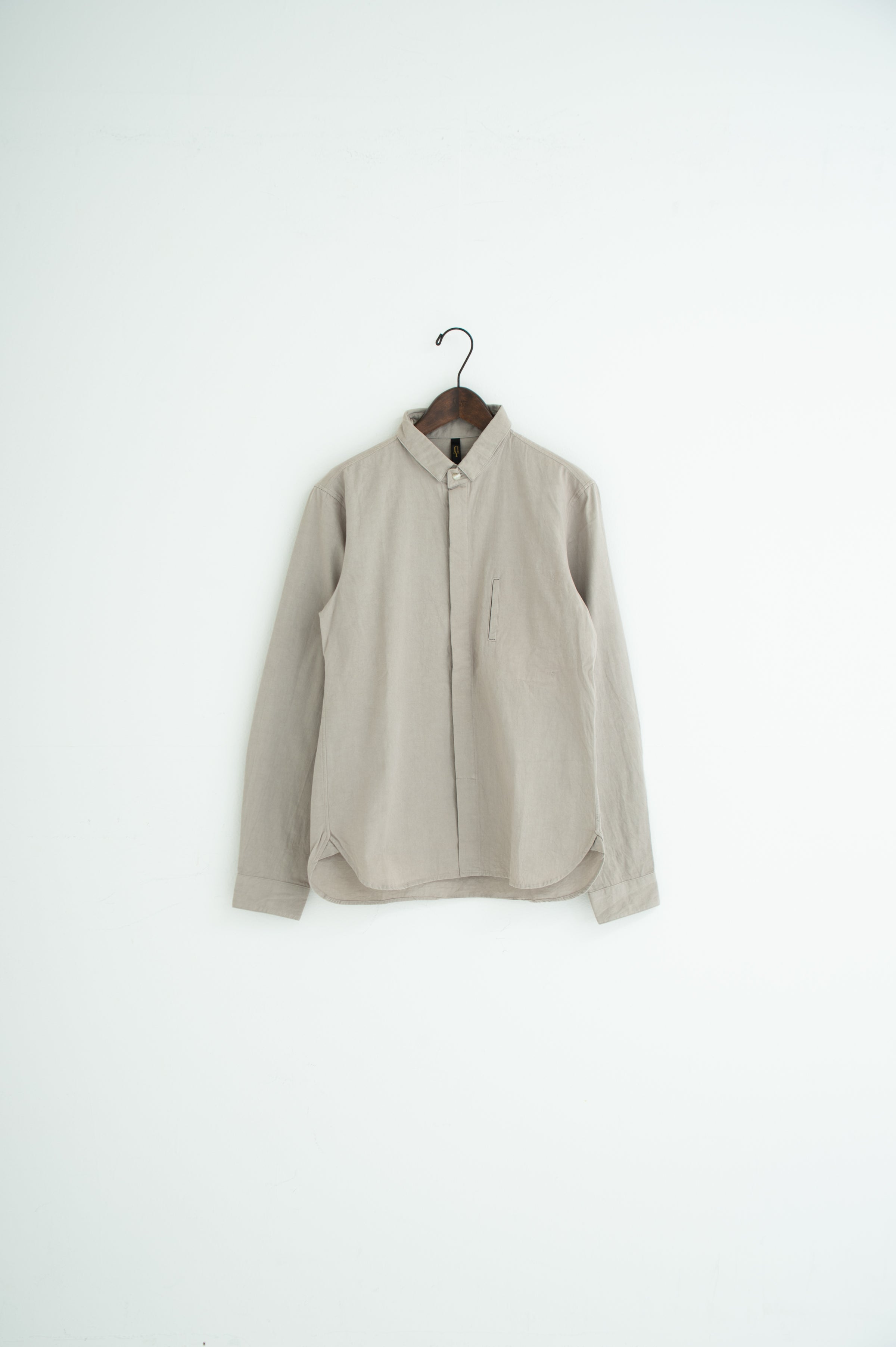 square collar shirt gray