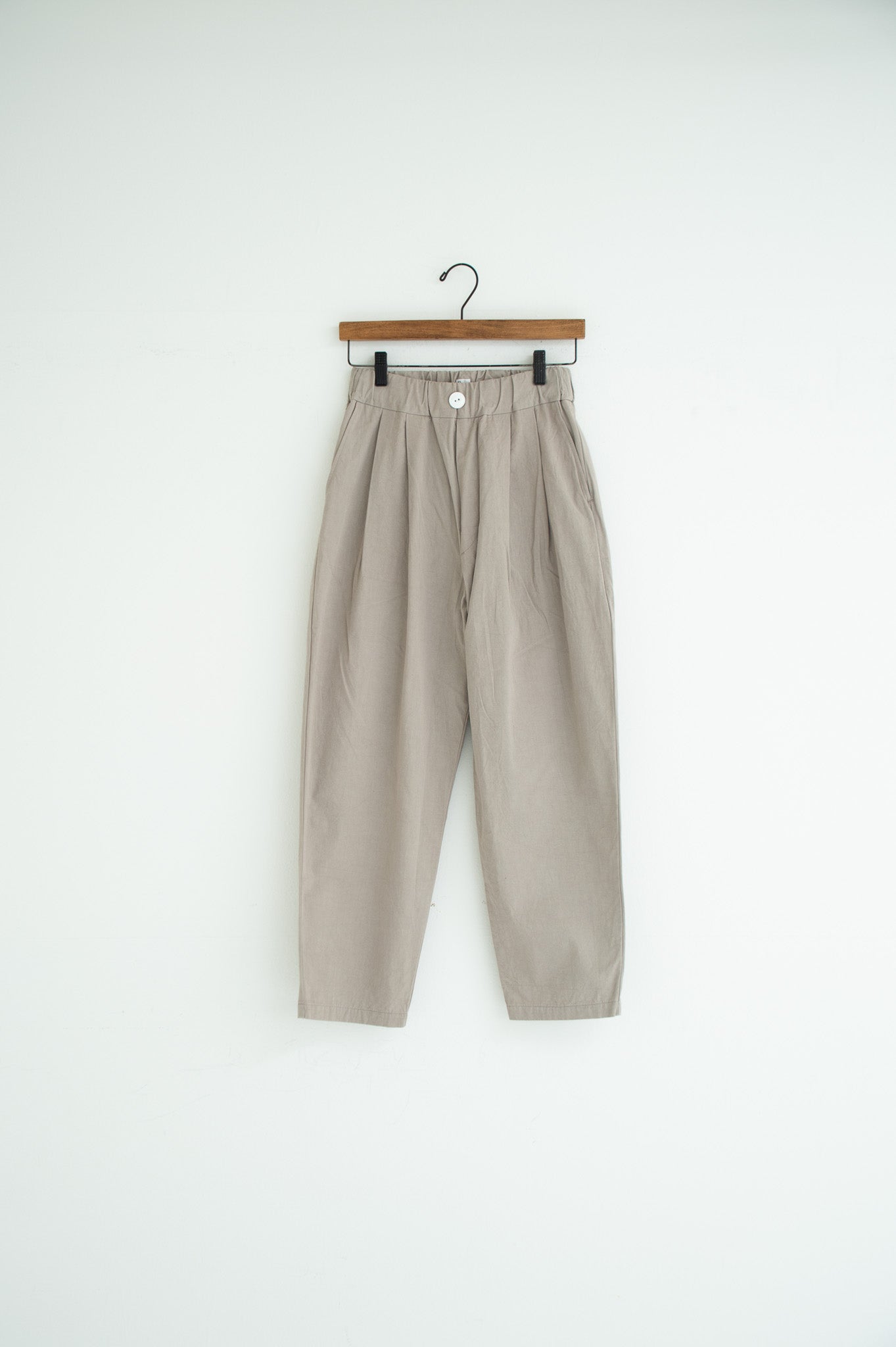 two-tuck wide pants gray