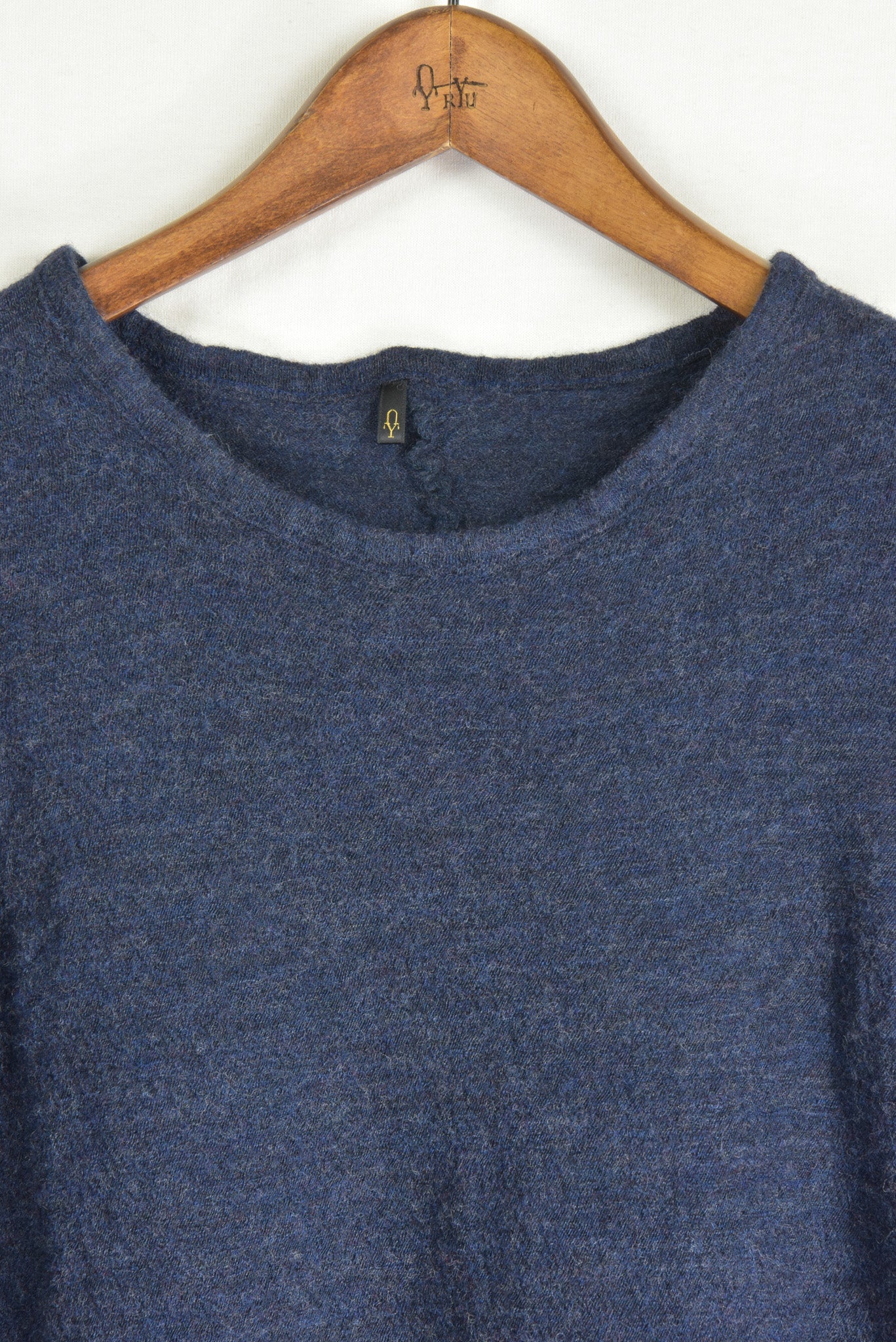 washable wool gauze r-neck knit